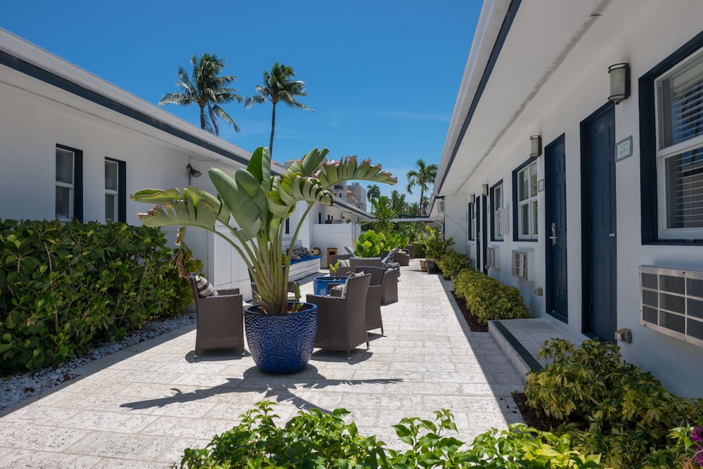 hollywood beach suites