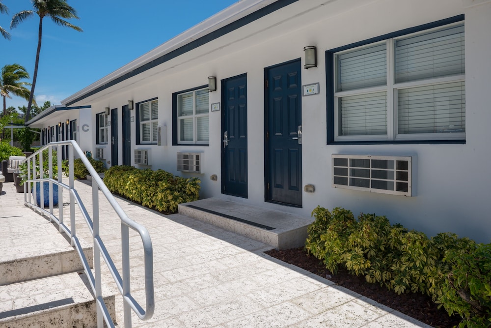 hollywood beach suites