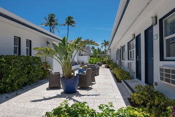 hollywood beach suites