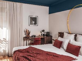 Seven Hotel Paris,20 Rue Berthollet,4 star