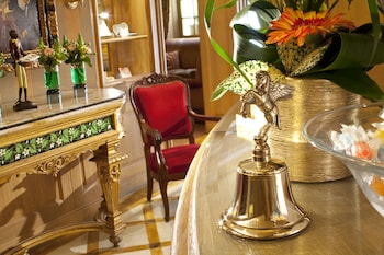 hotel chambiges elysees paris