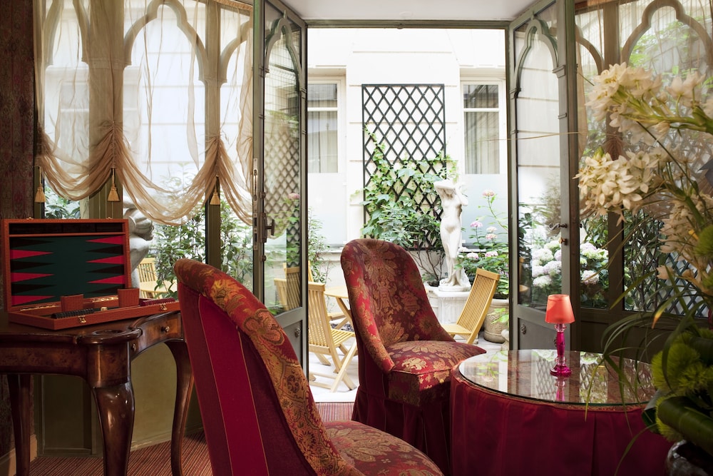 hotel chambiges elysees paris