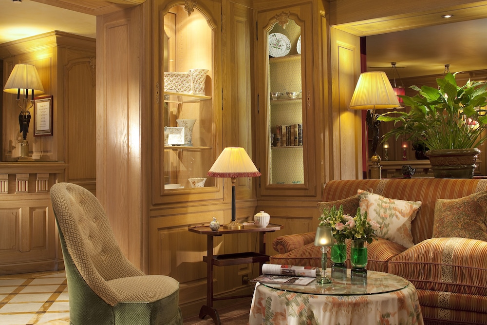 hotel chambiges elysees paris