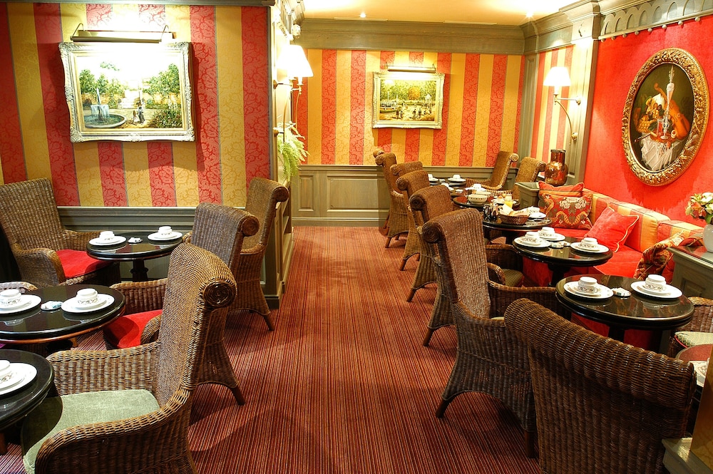 hotel chambiges elysees paris