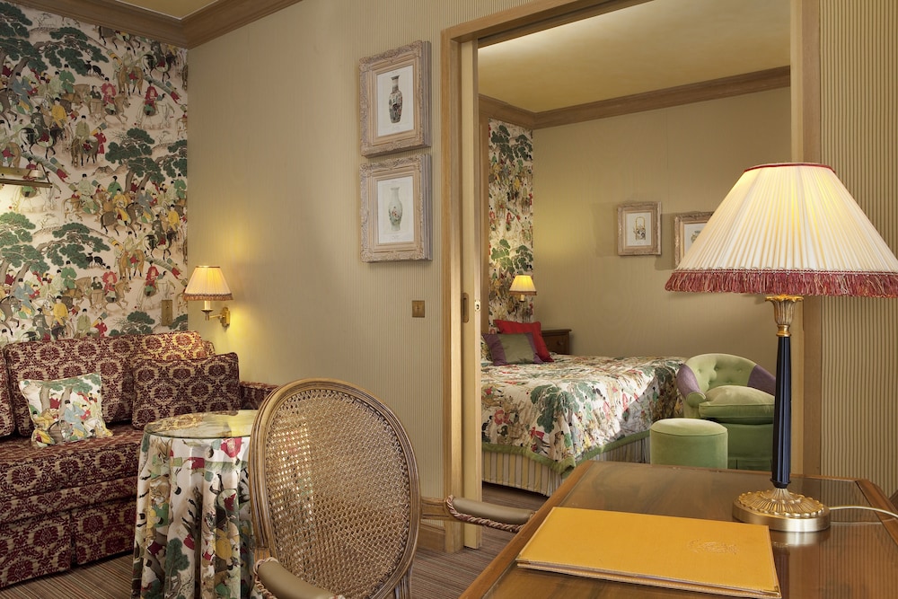 hotel chambiges elysees paris