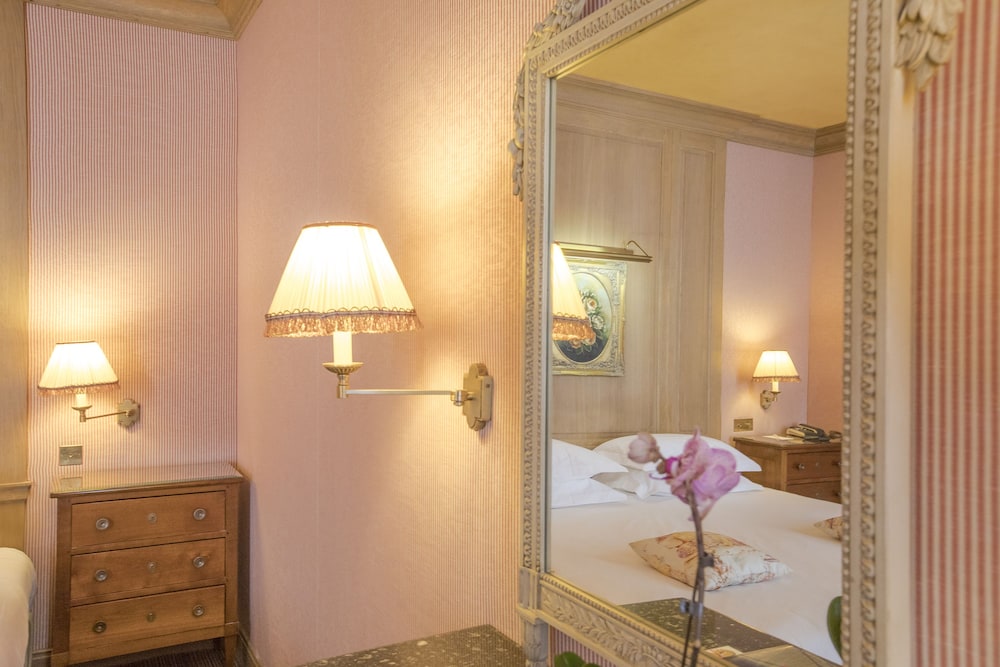 hotel chambiges elysees paris
