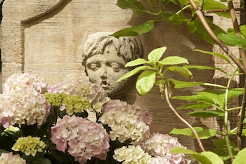 hotel chambiges elysees paris