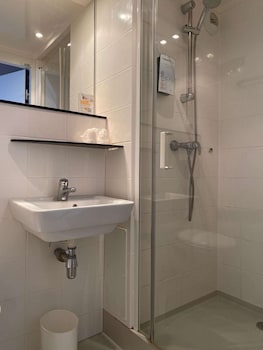 premiere classe hotel roissy aeroport cdg le mesnil amelot