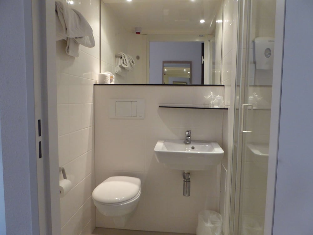 premiere classe hotel roissy aeroport cdg le mesnil amelot