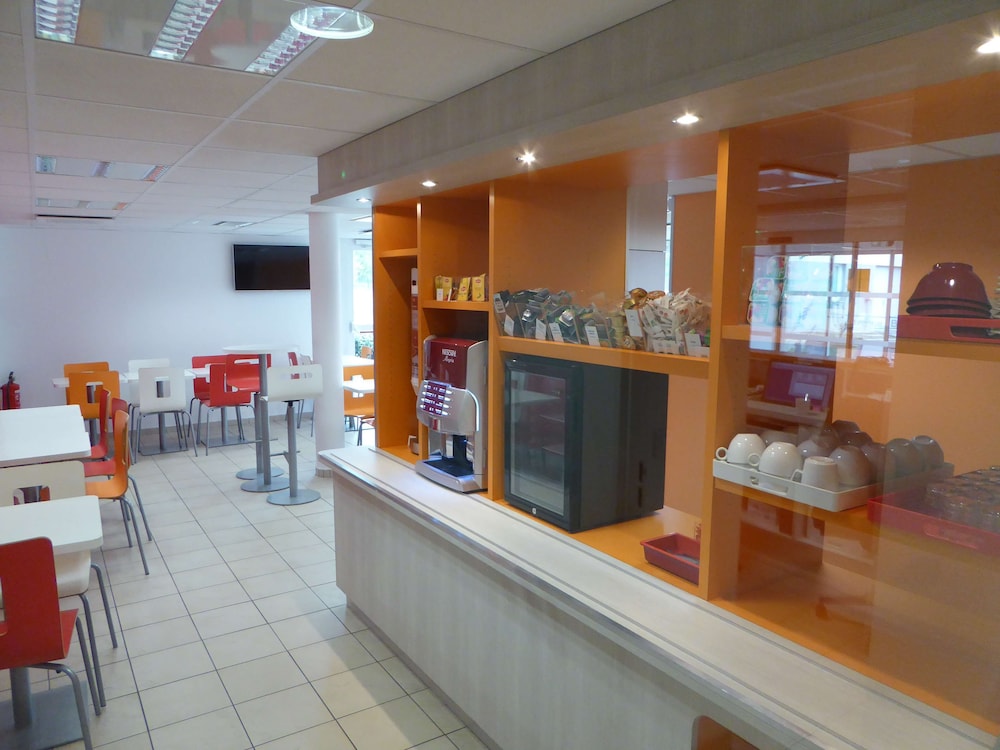 premiere classe hotel roissy aeroport cdg le mesnil amelot