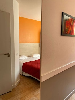 premiere classe hotel roissy aeroport cdg le mesnil amelot