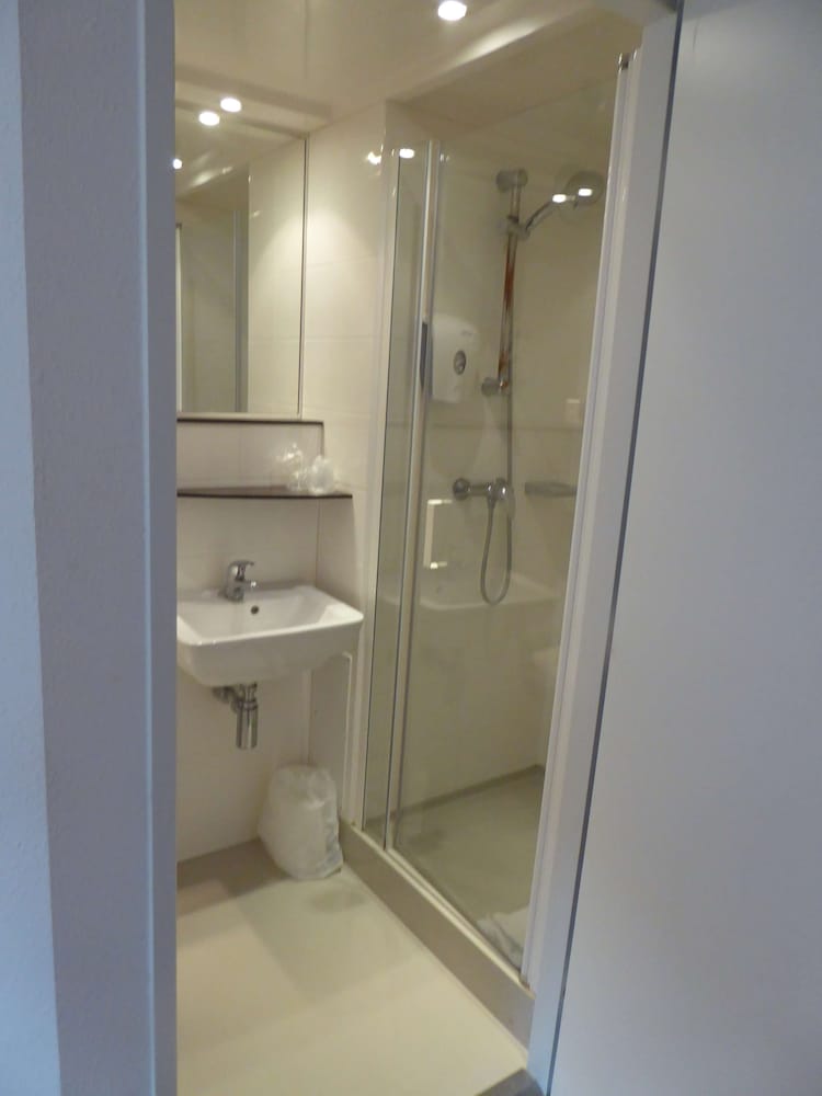 premiere classe hotel roissy aeroport cdg le mesnil amelot