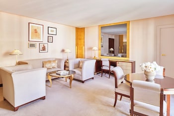 hotel barriere le fouquets paris