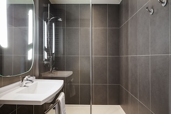 ibis paris gare du nord chateau landon 10eme