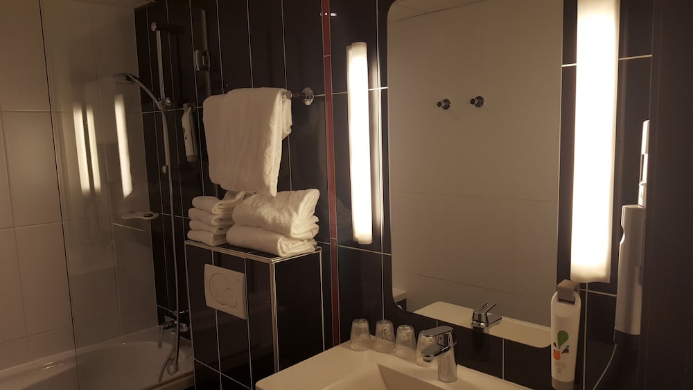 ibis styles paris pigalle montmartre