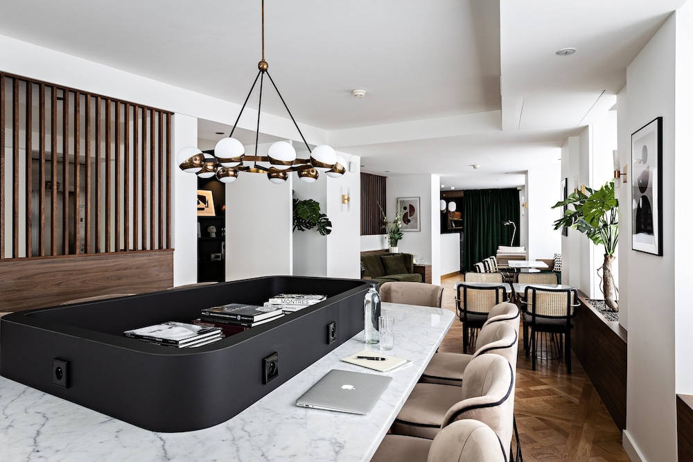 holiday inn paris elysees