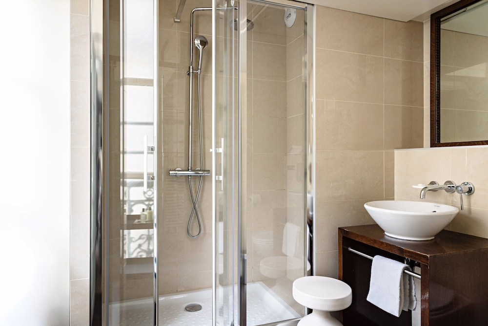 holiday inn paris elysees