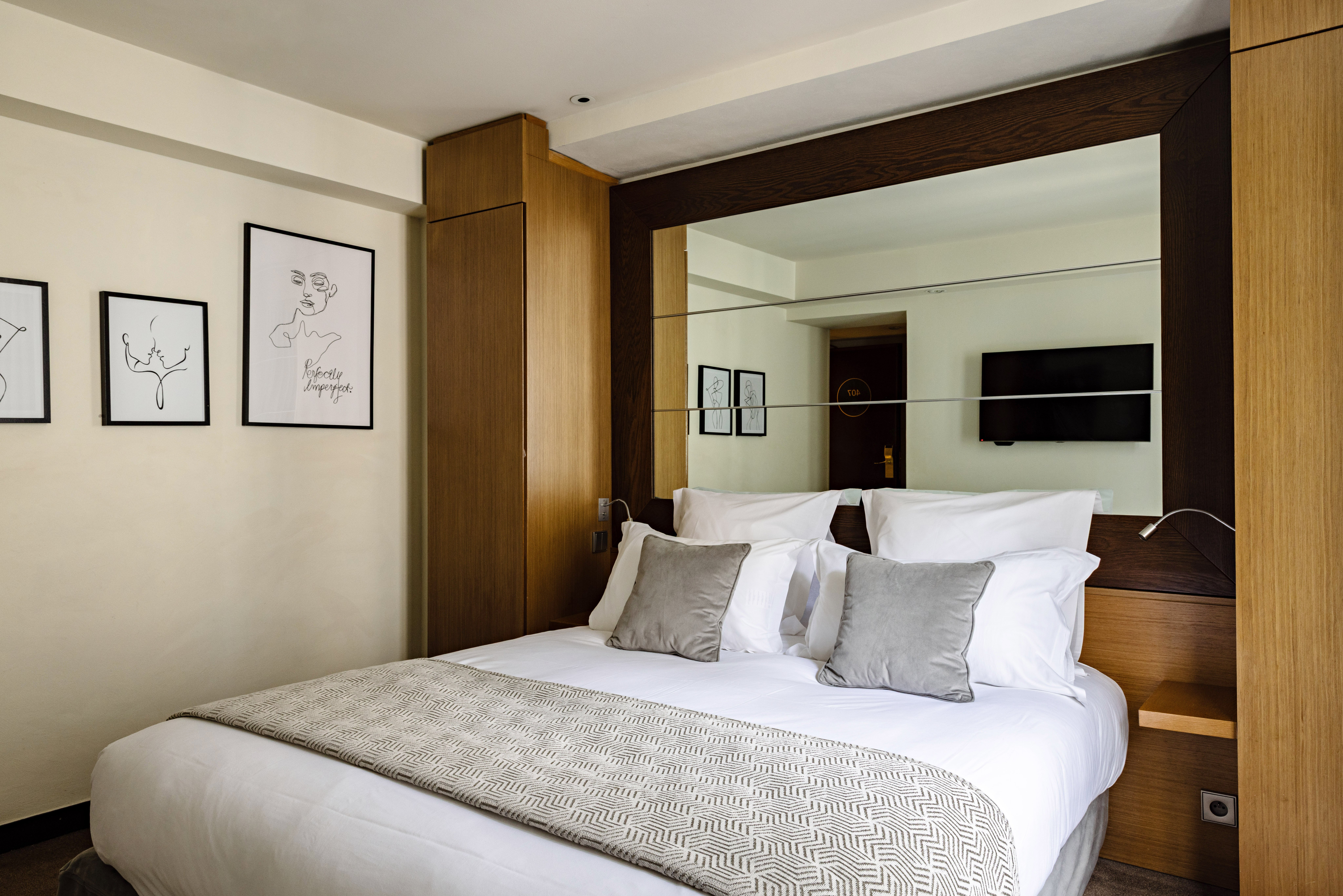 holiday inn paris elysees