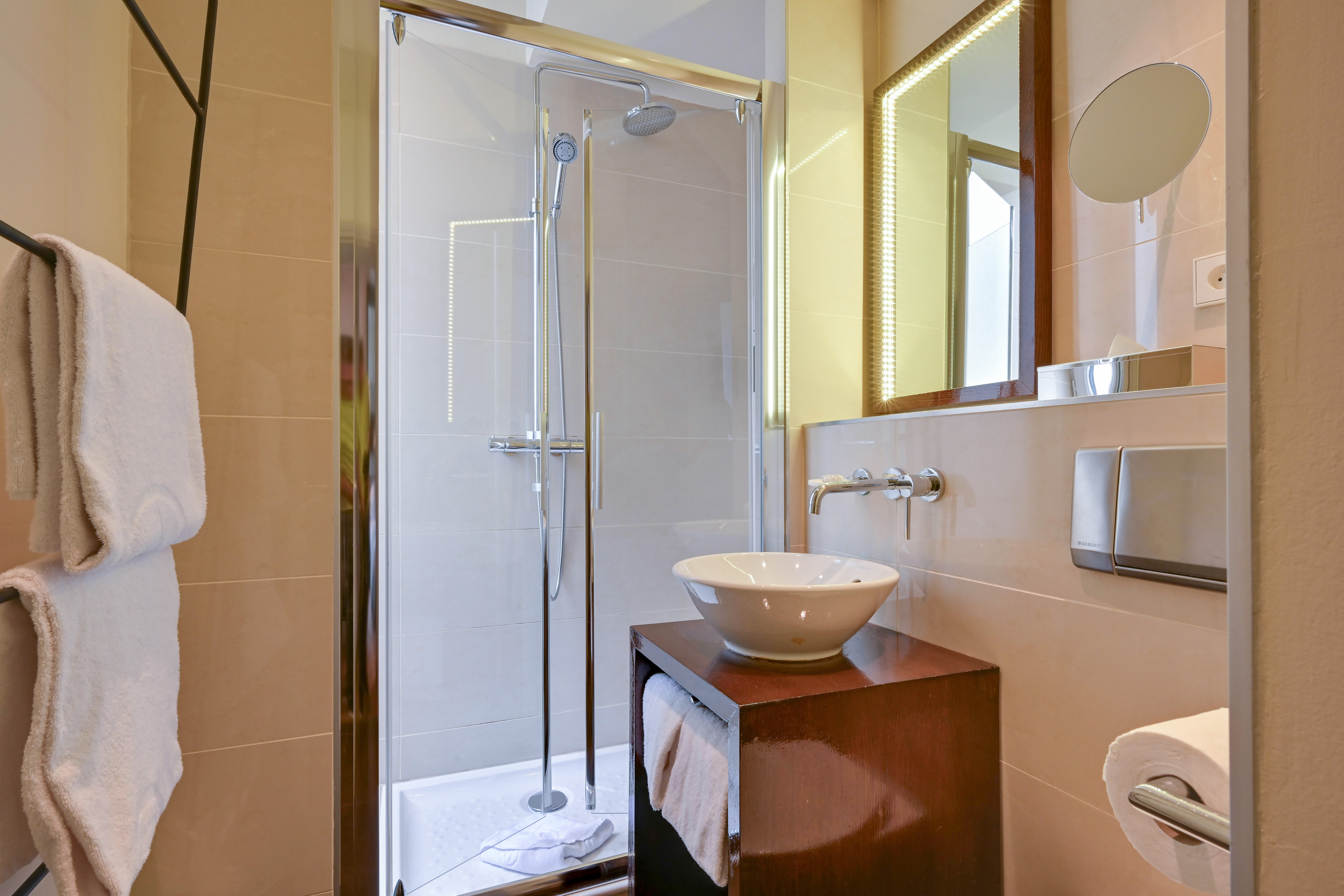 holiday inn paris elysees
