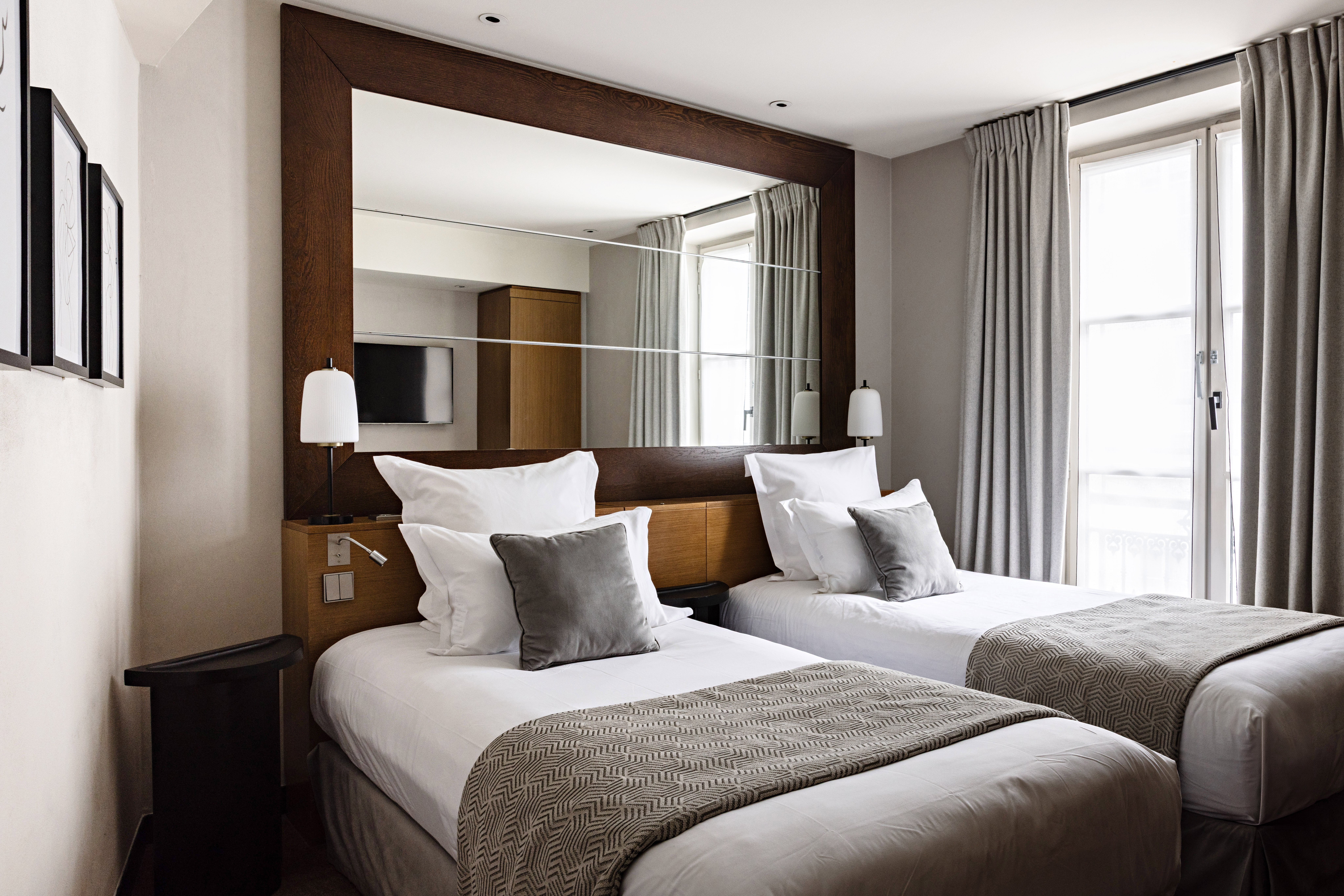 holiday inn paris elysees