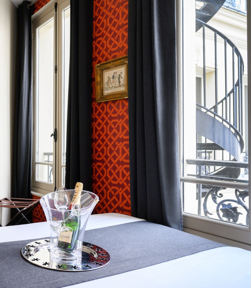 suites helzear champs elysees