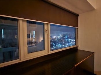 sunshine 100 tower city plaza