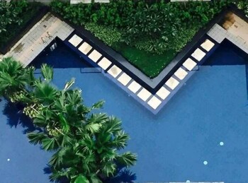 sunshine 100 tower city plaza