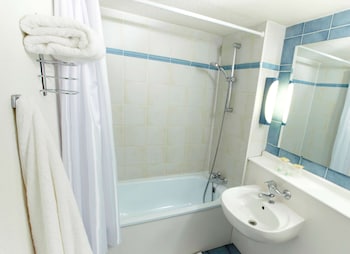 kyriad direct le bourget gonesse