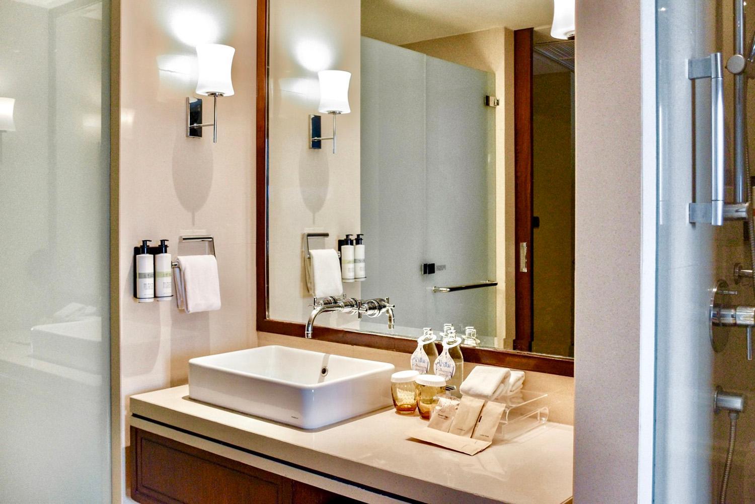 hilton bangkok grande asoke