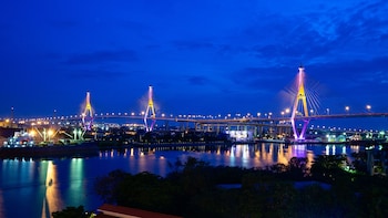 riverfront bangkok