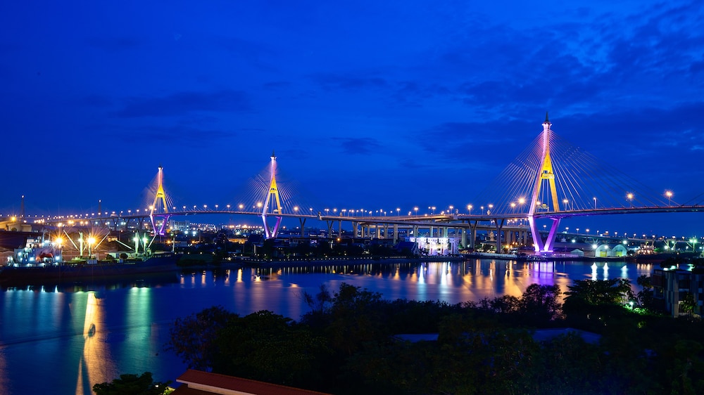 riverfront bangkok