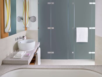 movenpick hotel jumeirah beach