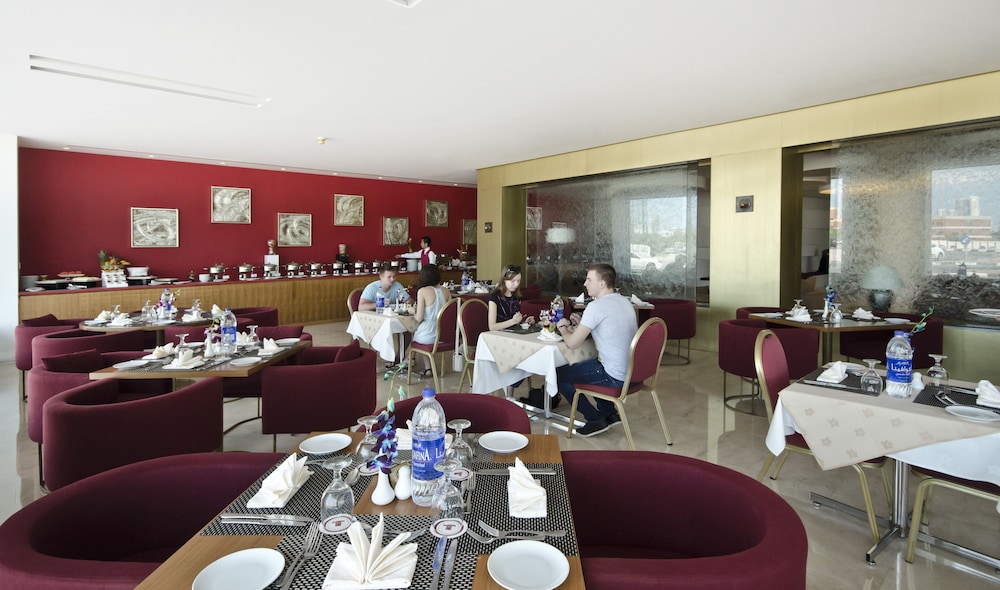 al bustan residence hotel apartments