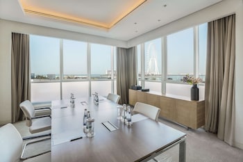 doubletree by hilton dubai jumeirah beach