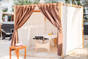 doubletree by hilton dubai jumeirah beach