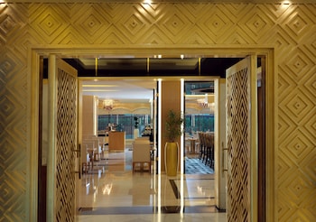 damac maison mall street