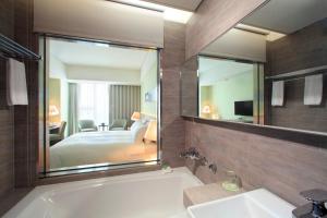 two tails hotel luzhou