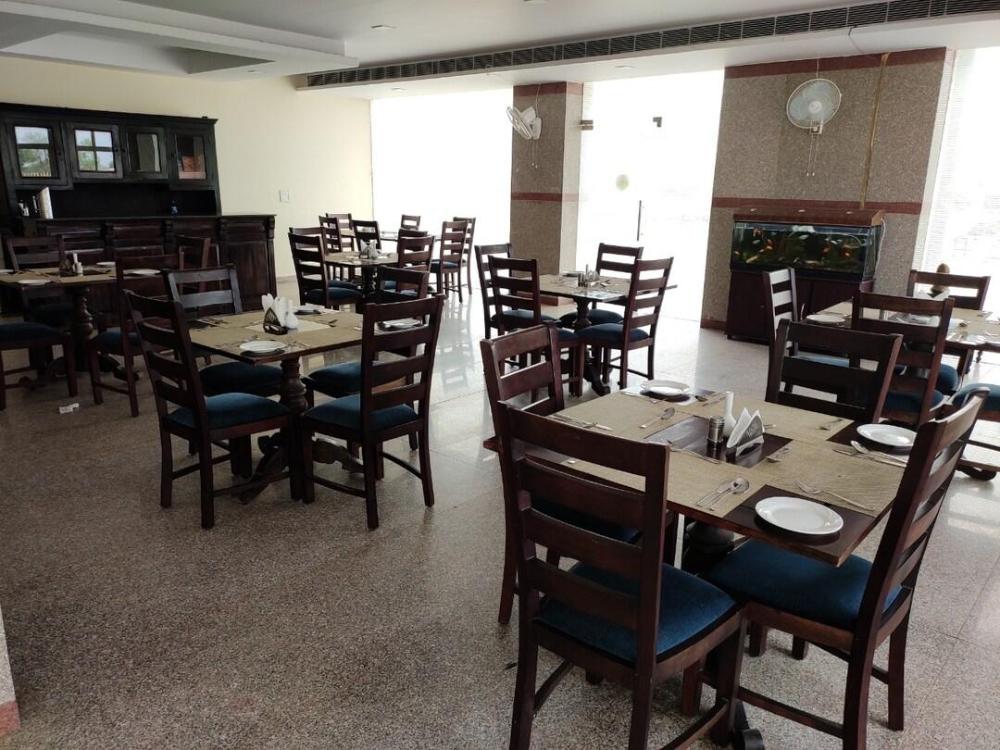 hotel bhanwar singh palace