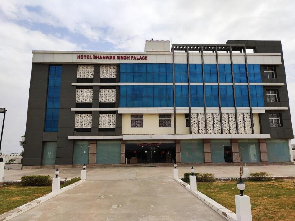 hotel bhanwar singh palace