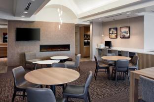 residence inn by marriott mississauga airport corporate centre west