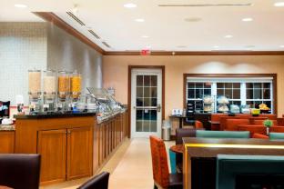 residence inn by marriott mississauga airport corporate centre west
