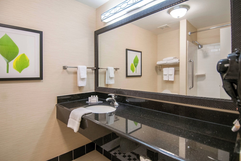 fairfield inn and suites san antonio north stone oak