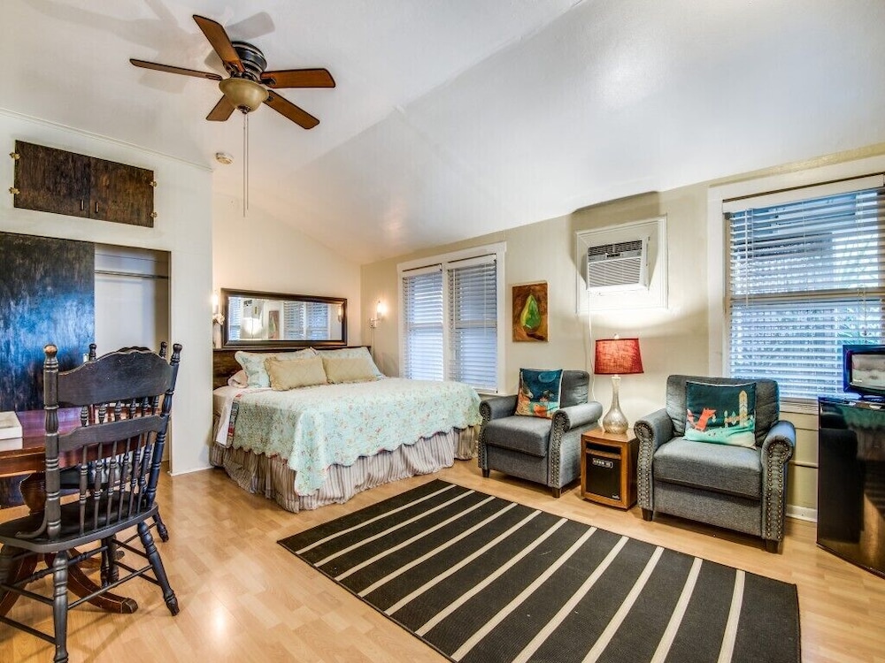 ocaseys boutique inn