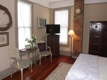ocaseys boutique inn