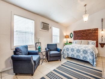 ocaseys boutique inn