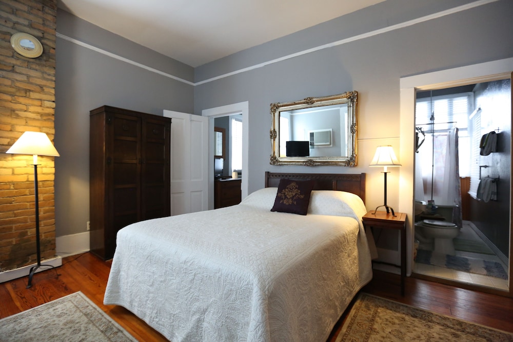 ocaseys boutique inn