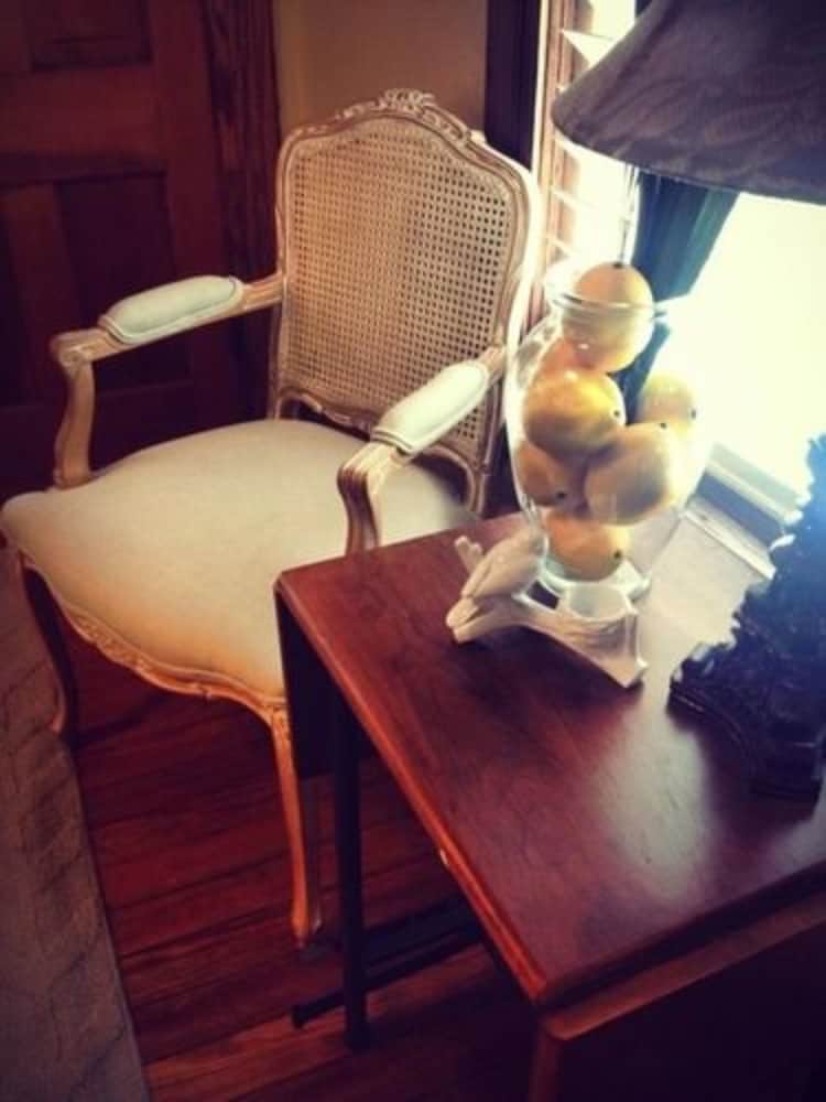 ocaseys boutique inn