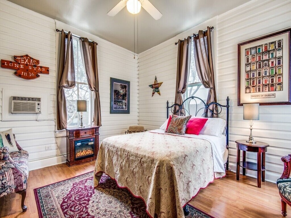 ocaseys boutique inn