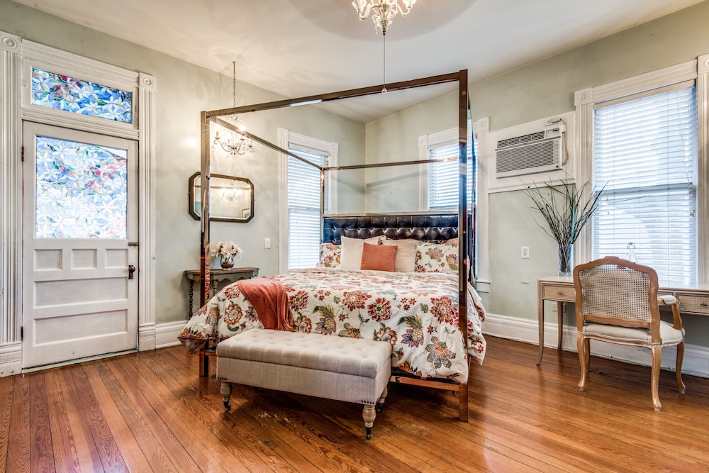 ocaseys boutique inn