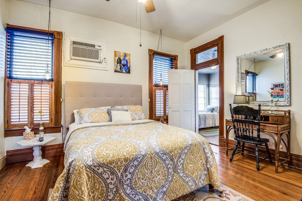 ocaseys boutique inn